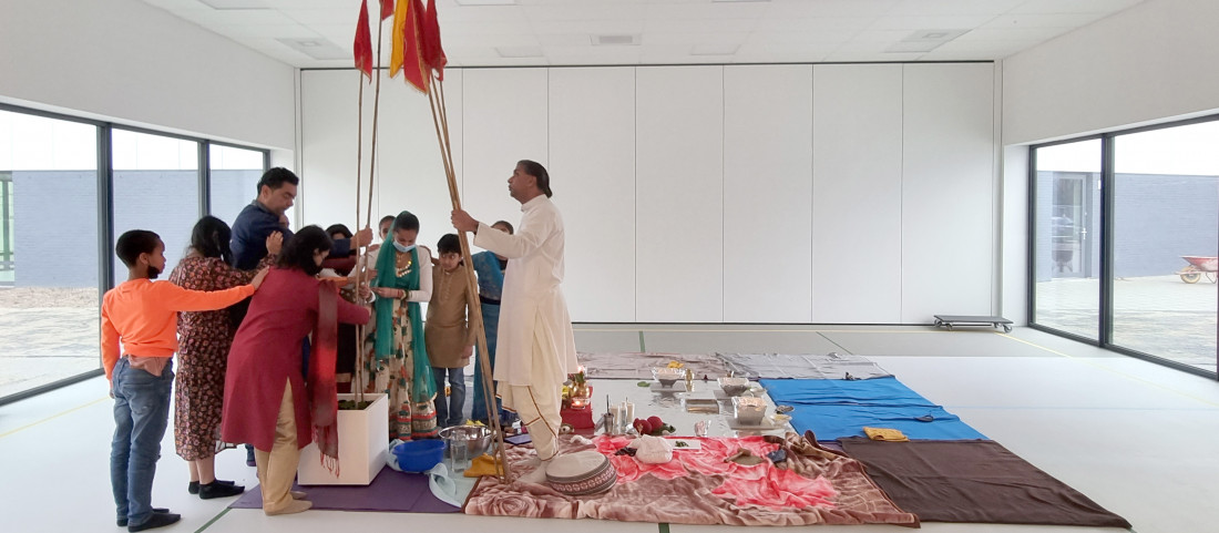 Inwijding van de Hindoeïstische school Shri Krishna in Utrecht