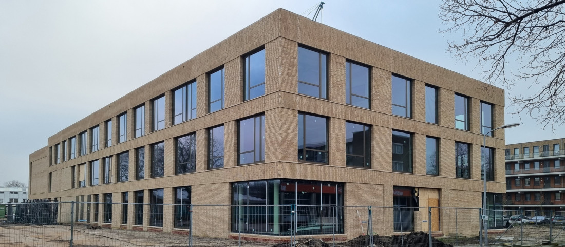 De bouw van VMBO Veurs in Voorburg vordert gestaag