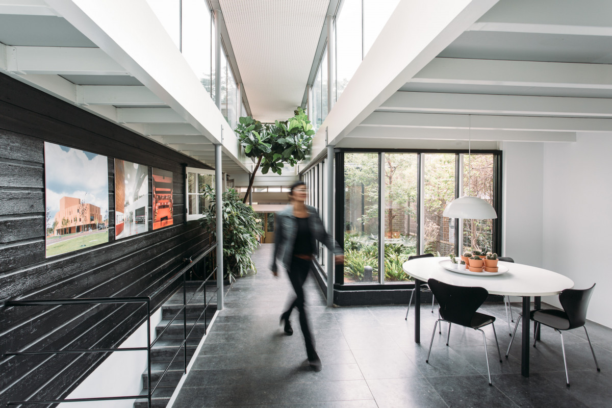 Wie zijn wij?: ingang © Eva Bloem