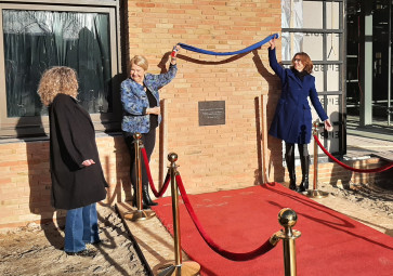Eerste steen RVKO Albert Schweitzerschool onthuld
