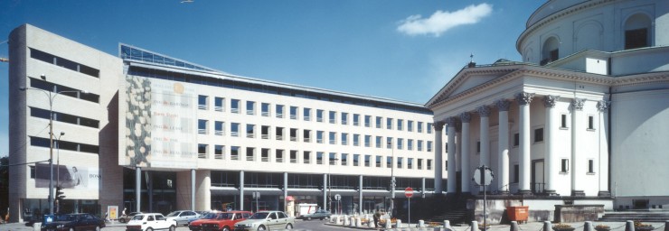 Holland Park Warschau, Poland