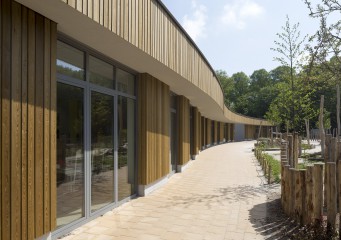 Kloppend Hart, Warmond